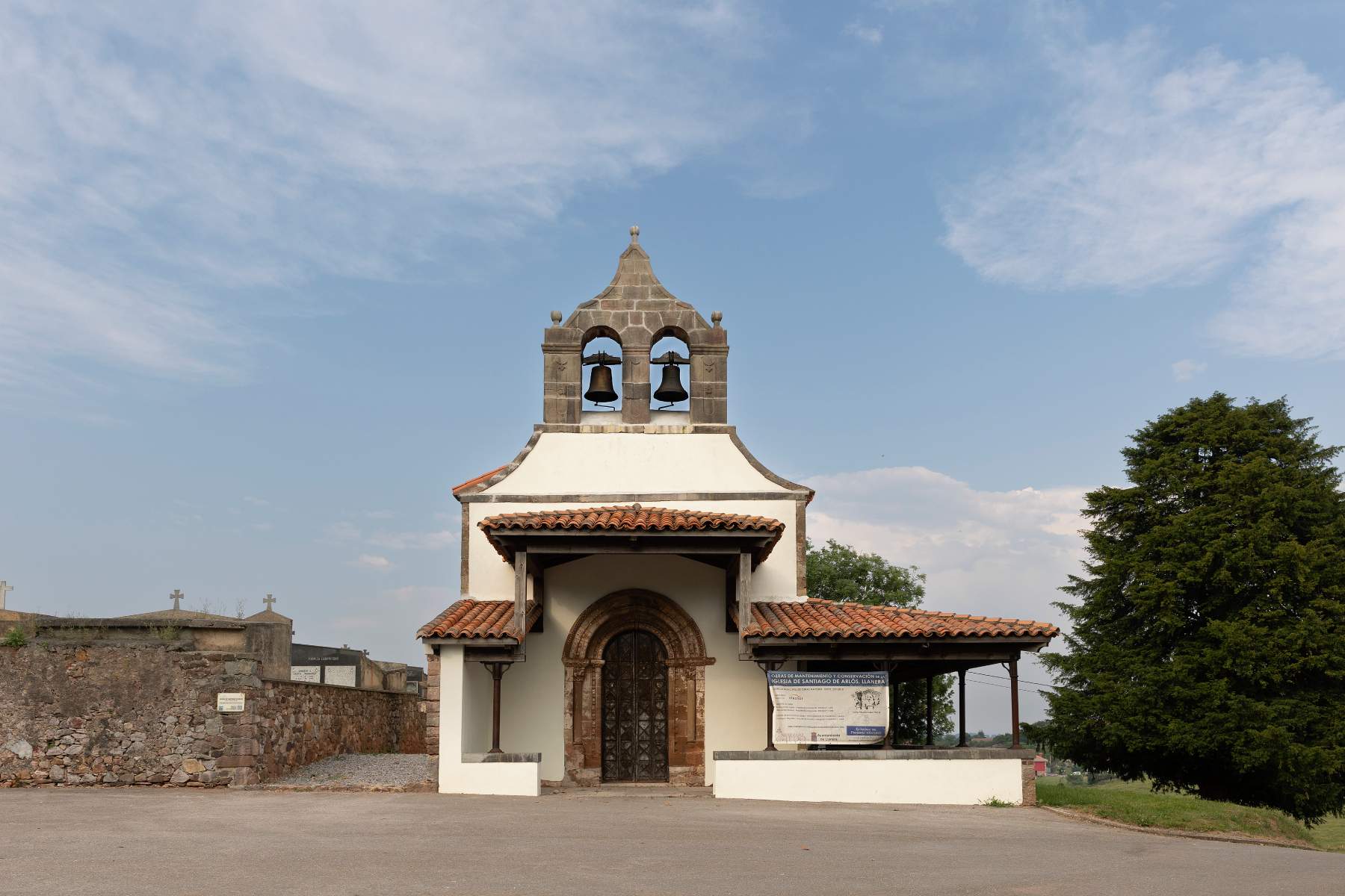 Iglesia de Santiago de Arlós